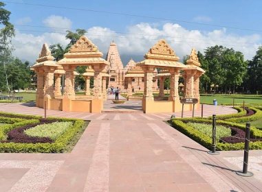 View larger photo: Shashwat Dham is a Hindu religious site and tourist destination situated on East West Highway in Devchuli, Nawalpur district.