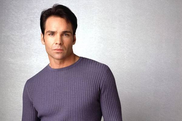 Jay Pickett, an actor best known for his roles in the soap operas "Days Of Our Lives" and "General Hospital," has died at 60.