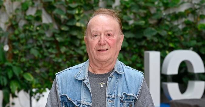 Petr Janda: Omlazuje mě starost o děti. Když jsem kouřil, na jevišti jsem trpěl jako zvíře