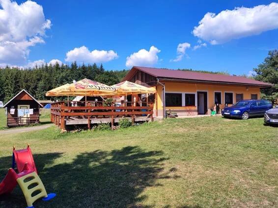 Autokemp chatová osada karavany restaurace Lužany u Jičína Český ráj Podkrkonoší