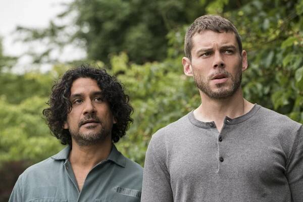 Osmý smysl - Happy F*cking New Year - Z filmu - Naveen Andrews, Brian J. Smith