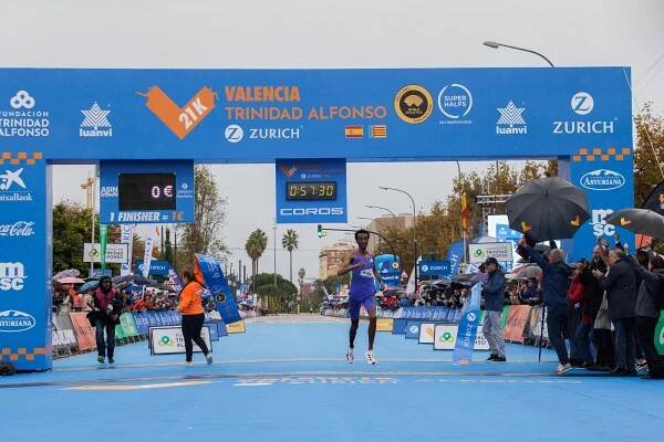 New men’s world record set in the Valencia Half Marathon