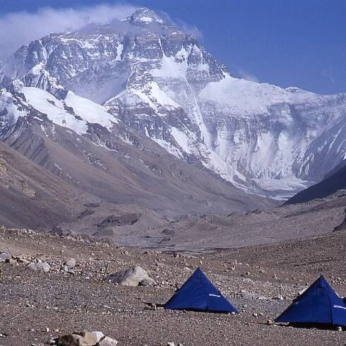 Obří úklid nejvyšší hory světa: Čína letos pustí na Everest až o třetinu méně lidí – G.cz
