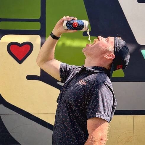 PENN PALS IS HERE!❤️

Enjoy this highly-crushable, West Coast Pilsner for a limited time, with proceeds benefiting the family of the larger-than-life Chris Penn. You can find it on tap and in 16oz cans to-go at our taproom, or on tap @goodfriendbg fo
