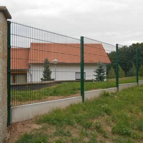 Svařovaný plotový panel poplastovaný 2D