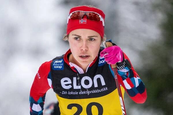 Margrethe Bergane of Norway competes in Women's Cross Country Skiing 20 km Mass Start during the FIS Cross-Country World Cup on December 4, 2022 in Lillehammer.