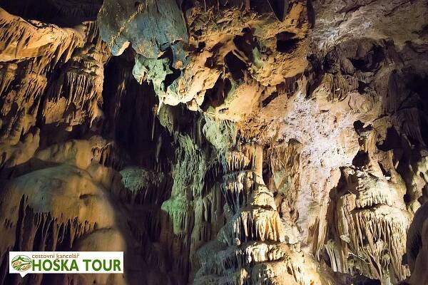 Harmanecká jeskyně na Slovensku: perla z bílého sintru | CK HOŠKA TOUR