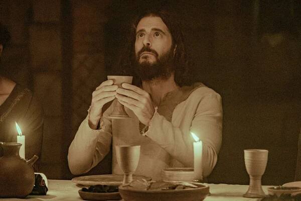Jonathan Roumie as Jesus in The Chosen Season 5.
