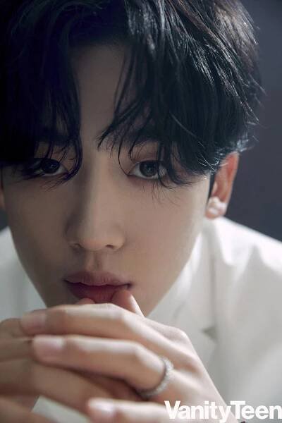 KIM YOHAN: Finding Comfort From Creativity Vanity Teen 虚荣青年 Lifestyle & new faces magazine
