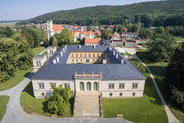Obnova střech zámku Čechy pod Kosířem