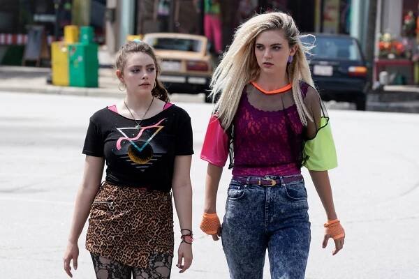 Odkaz - Screw Endgame - Z filmu - Danielle Rose Russell, Jenny Boyd