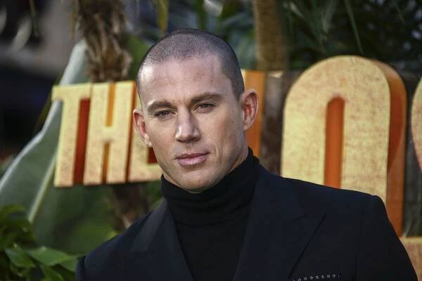Herec Channing Tatum na londýnskej premiére...