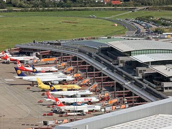 Getting Here – Arriving in Hamburg by Plane, Train, Car or Ship 