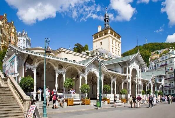 Karlovy Vary UNESCO 2025 – Atributy lázeňství v Zámecké věži
