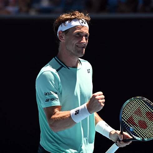 Casper Ruud cruises to sweep at Australian Open