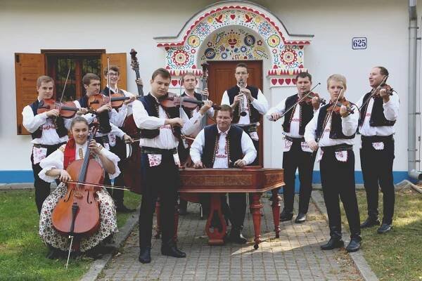 MEZI ŘEKAMI - OD MORAVY PO VÁH - Slovácké slavnosti vína