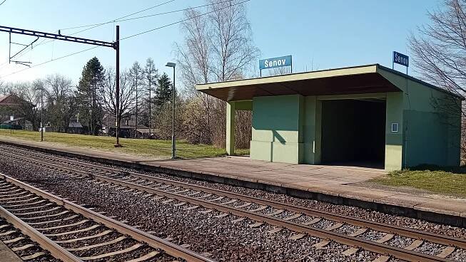 Soubor:Železničná zastávka Šenov (březen 2025).jpg – Wikipedie