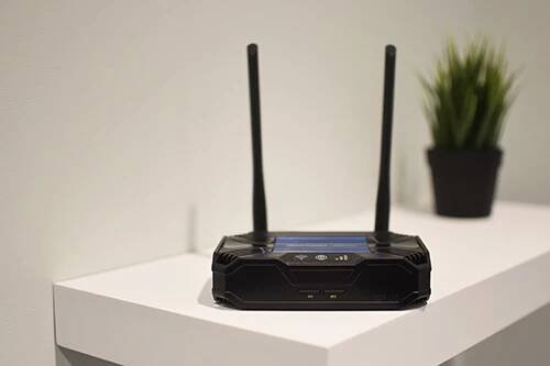 Bezdrátový domácí router na SIM karty | E-shop SECTRON