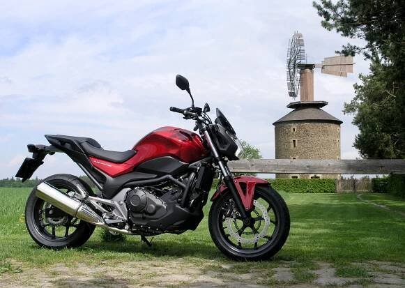 Profil Dovi - Motocyklové fotky na pozadí | Motorkáři.cz