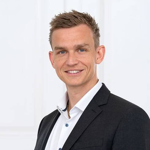 Team – Avenir Group