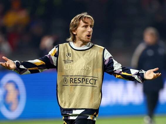 Will Luka Modric leave Real Madrid at the end of the season or sign a new contract?