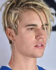 Bieber má po novom dredy 