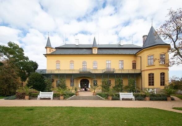 Státní zámek Slatiňany | Lokace | East Bohemia Film Office