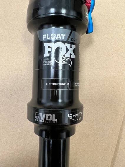 Zadní tlumič FOX Float DPS Evol 185x55 Stlačované médium vzduch