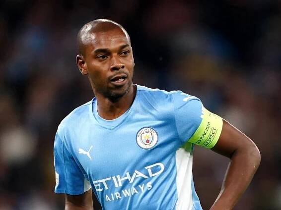 Manchester City winning Premier League this season would be extra sweet, Fernandinho admits