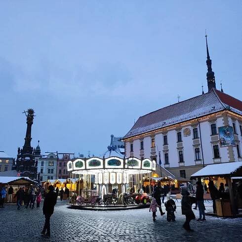 Vydejte se za kouzelnou atmosférou Vánoc na adventní trhy nejen v Česku! vanoce v praze