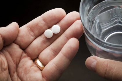 Why You Should Take Aspirin If You're Having a Heart Attack