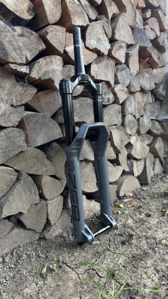 Vidlice Rockshock Zeb Ultimate charger 2.1 RC2 za 10 590 Kč