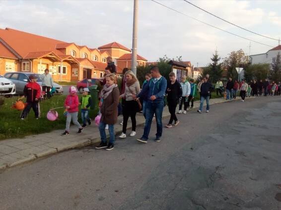 Obec Těšetice - Lampiónový průvod 2017
