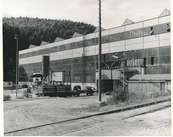 Firma z Blanska sfoukla na svém dortu devadesát svíček