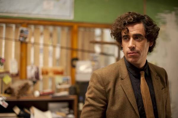 Dirk Gently - Promo - Stephen Mangan