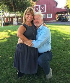 'Little People, Big World' 's Amy Roloff and Chris Marek Celebrate 2-Year Anniversary with a Kiss