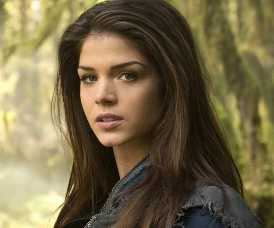 Marie Avgeropoulos Biography - Facts, Childhood, Family Life & Achievements