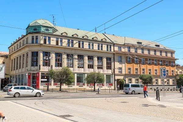 Soubor:Ředitelství pošt a telegrafů (Pardubice).jpg