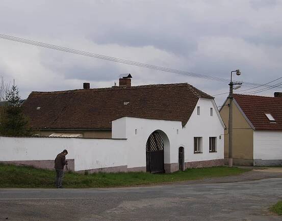 Soubor:Nezamyslice (okres Klatovy), čp. 28.jpg