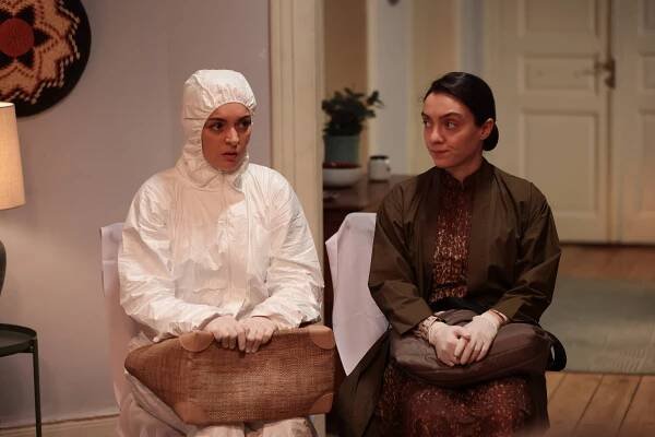Masumlar Apartmanı - Episode 32 - Z filmu - Ezgi Mola, Merve Dizdar