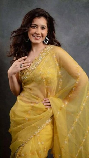 Raashii Khanna's saree story is a glorious ode to elegance