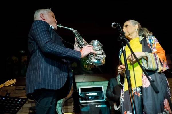 Patti Austin and surprise guest, Dave Koz2