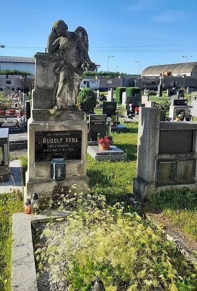 Soubor:Rudolf Vrba (kněz) - hrob Bělá pod Bezdězem 2.jpg