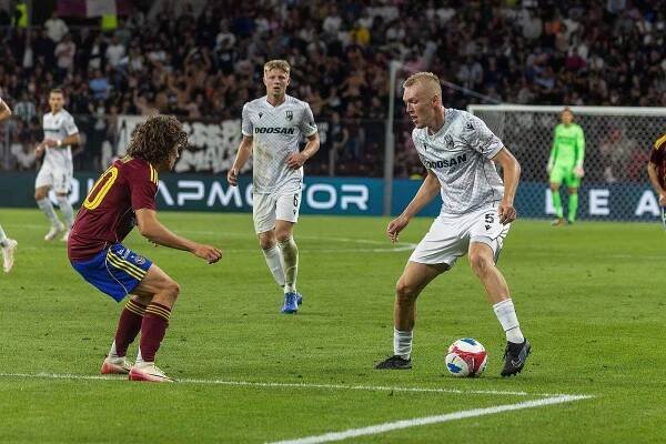 Z utkání odvety 2. předkola fotbalové Ligy mistrů Servette Ženeva - Viktoria Plzeň 1:3 (30. 7. 2025).