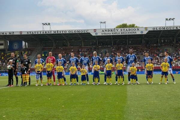 Sparta využila zaváhání Slavie a je první. Plzeň zažila šok, padla na Dukle