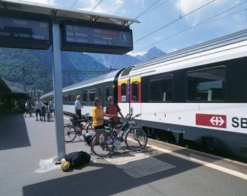 Jak ve Švýcarsku přesednout z kola na vlak či autobus? Je to snadné. - Život na cestách