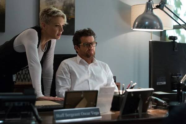Motiv - Indexový případ - Z filmu - Kristin Lehman, Louis Ferreira