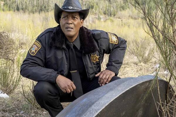 Resident Alien Star Corey Reynolds Breaks Down Sheriff Mike's Big Revelation in Season 3 Finale