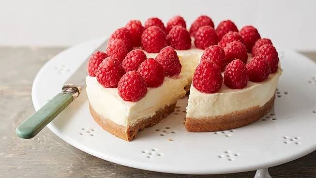 Lemon and raspberry ricotta cheesecake