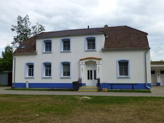 Společenská budova